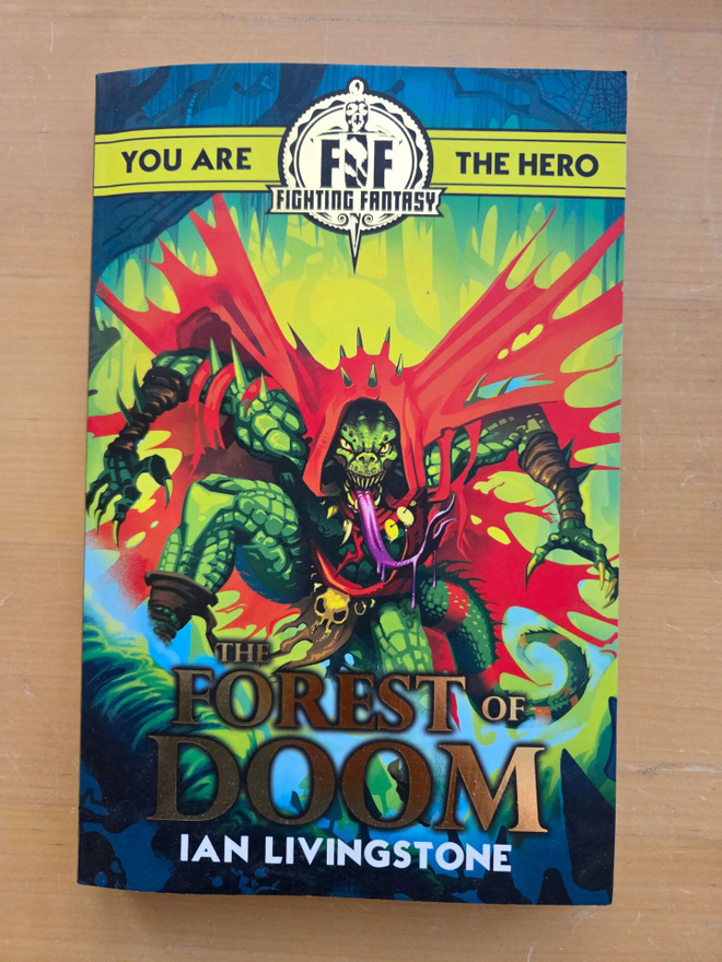 IAN LIVINGSTONE . PELIKIRJA . THE FOREST OF DOOM
