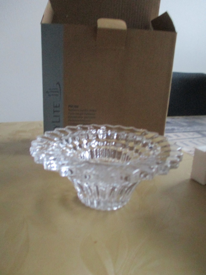 PARTYLITE LOISTAVA KYNTTILÄSOMISTE PAKETISSAAN