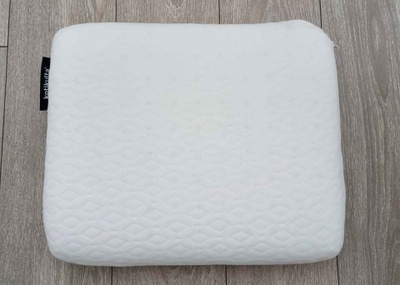 *** Memory foam -tyyny ***