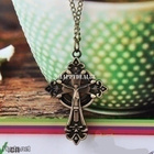 106 .. Antique Bronze Cross Kello Riipus Kaulakoru - pikkukuva 1