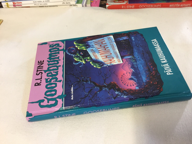 R.L.STINE GOOSEBUMPS PÄIVÄ KAUHUMAASSA HYVÄ