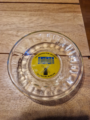 Punkalaidun vintage lasinen  matkamuisto tuhkakuopi/lautanen