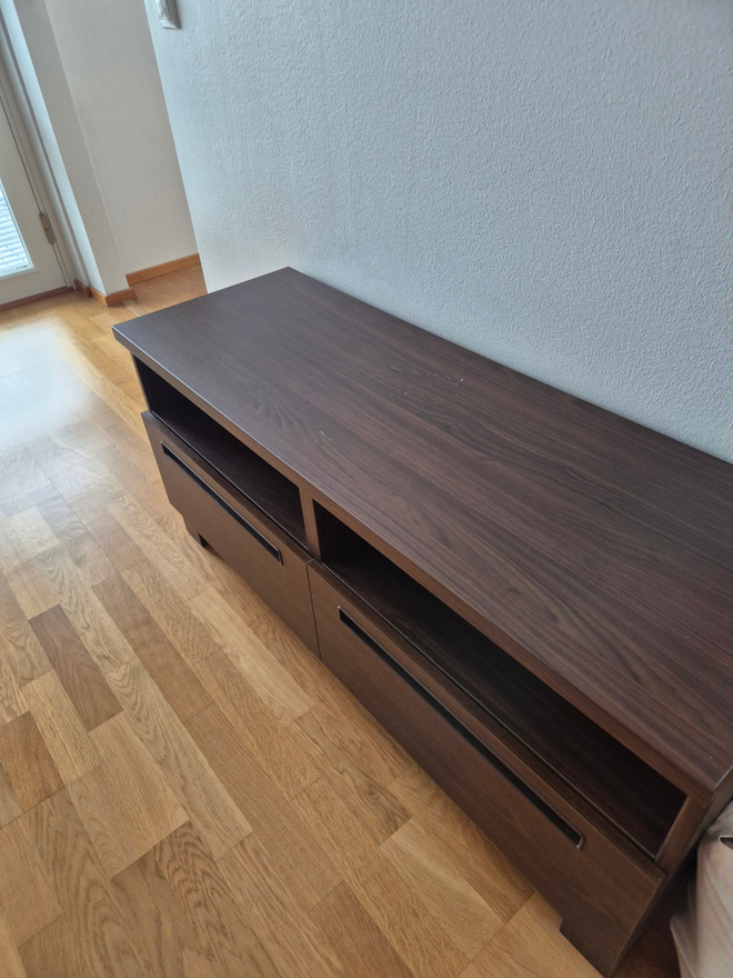 IKEA TV-taso (BESTÅ), pähkinäpuukuvio
