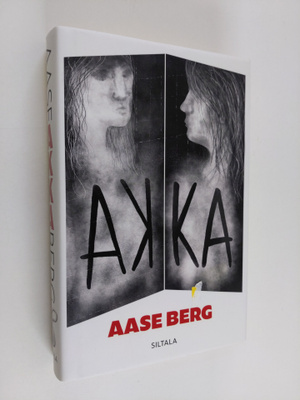 Aase Berg : Akka