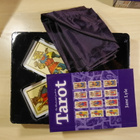 Tarot-pakka ja kirja - pikkukuva 2