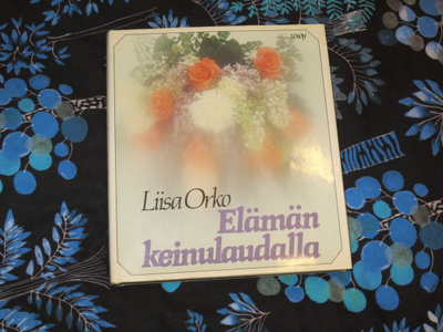 Kirja Elämän keinulaudalla (Liisa Orko)