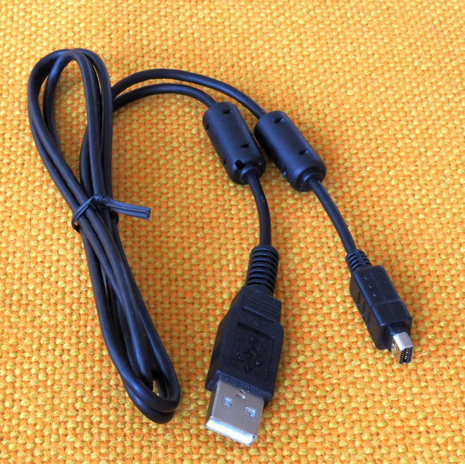 == Olympus CB-USB5/6/8 Digital Camera Data Cable