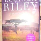 Lucinda Riley - Auringon sisar - pikkukuva 1