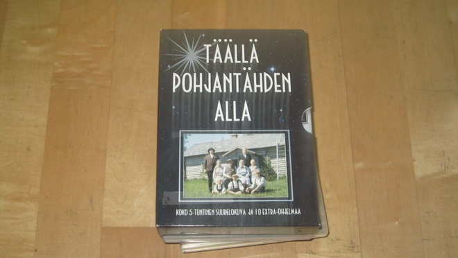 TÄÄLLÄ POHJANTÄHDEN ALLA + AKSELI JA ELINA BOXI