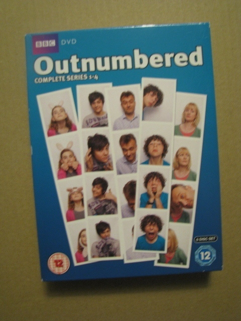 OUTNUMBERED 1 - 4. tuotantokaudet