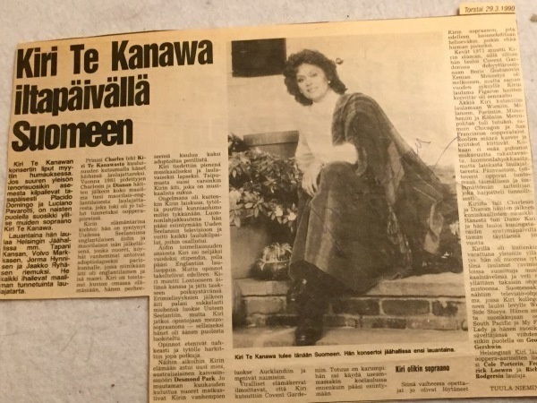 Kiri Te Kanawa lehtikuva nimikirjoituksella