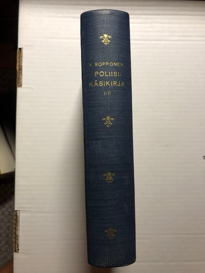 Y. Ropponen Poliisikäsikirja I - II
