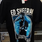 ED SHEERAN UUSI KIERTUE T-PAITA tarjous viimeinen kpl KOKO M - pikkukuva 1