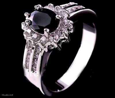 70 .. 14k Valkokulta Duble Black Sapphire .. Sormus