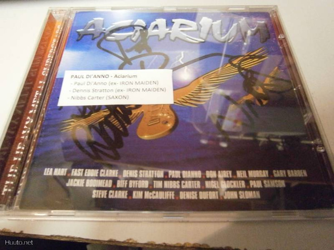 IRON MAIDEN DI'ANNONIN SEKÄ STRATTONIN NIMMARIT CD:SSÄ