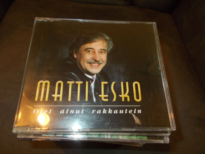 CDM MATTI ESKO ** OLET AINUT RAKKAUTEIN **