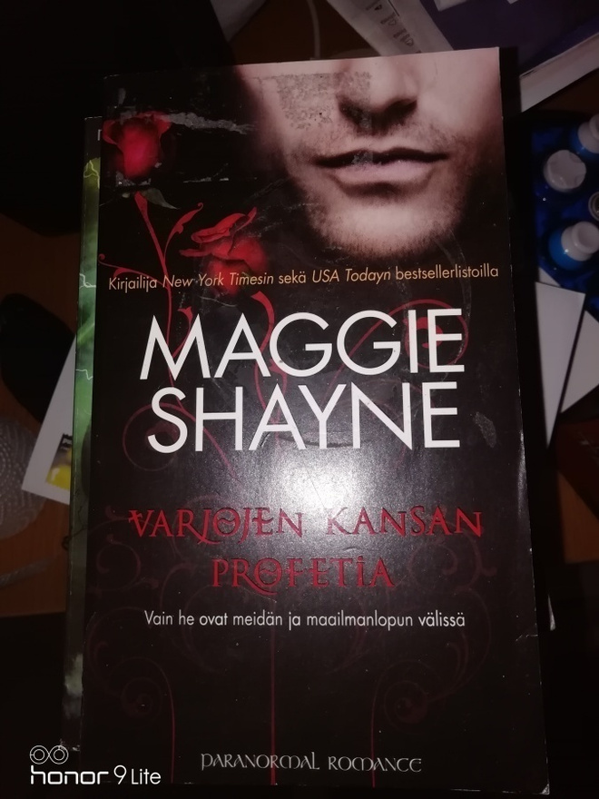 Maggie Shayne Varjojen kansan profetia