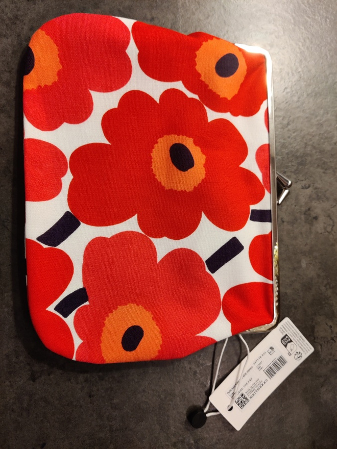 Marimekko Puolikas kukkaro miniunikko