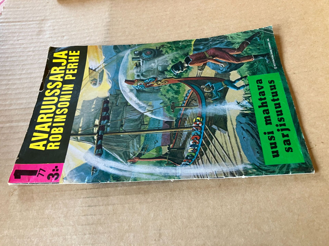 AVARUUSSARJA ROBINSONIN PERHE 1/1977