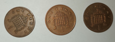 3 kpl Iso-Britannia1p (one penny) 1989, 1990 & 1993, 2 kuvaa