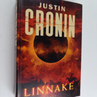 Justin Cronin : Linnake - pikkukuva 1