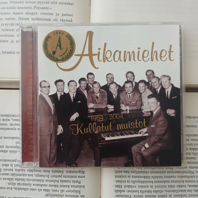 Aikamiehet - Kullatut muistot 1964-2004 (CD)