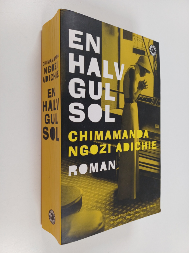 Chimamanda Ngozi Adichie : En halv gul sol