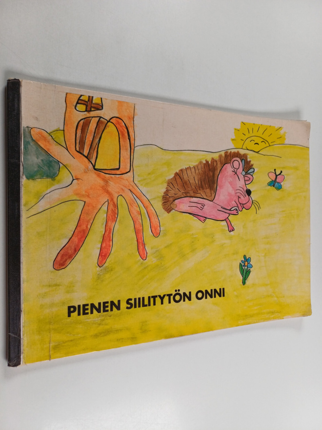 Henna Nevalainen : Pienen siilitytön onni