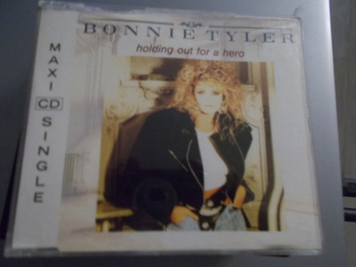 CDM BONNIE TYLER ** HOLDING OUT OF A HERO **
