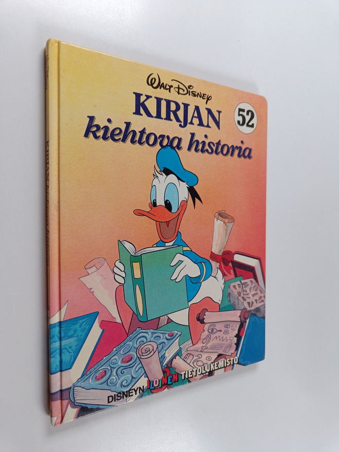 Walt Disney : Kirjan kiehtova historia