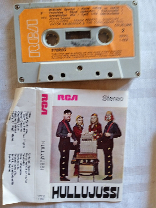 C- KASETTI: HULLUJUSSI :    RCA YFPK 1- 622