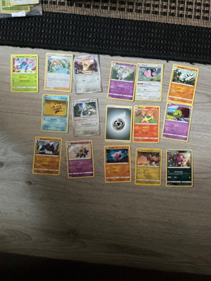 Pokemonkortteja