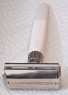 Vanha 1960-1970 luvun Gilette Slim Twist partahöylä