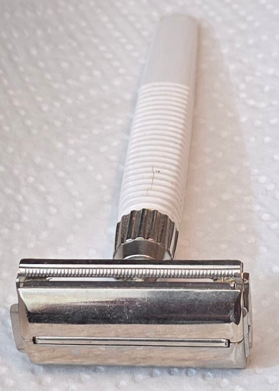 Vanha 1960-1970 luvun Gilette Slim Twist partahöylä