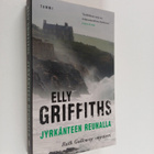 Elly Griffiths : Jyrkänteen reunalla - pikkukuva 1