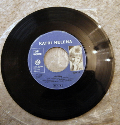 Katri Helena – Juliska / Suukkonen