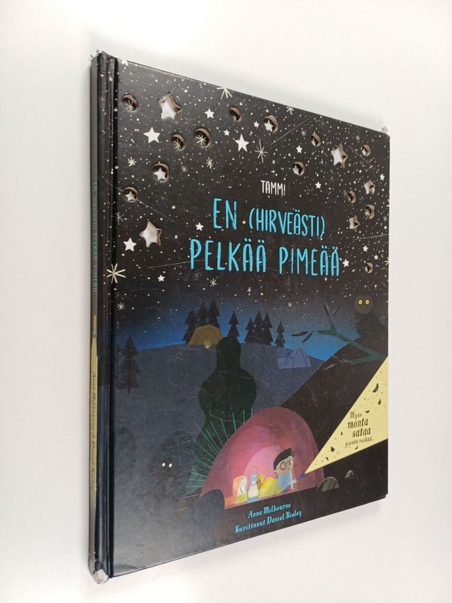 Anna Milbourne : En (hirveästi) pelkää pimeää