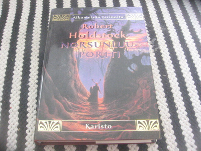 Robert Holdstock - Norsunluutorni