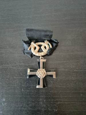 Sururisti 1939 - 4.lk Vapaudenristi mustassa nauhassa