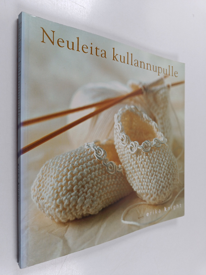 Erika Knight : Neuleita kullannupulle