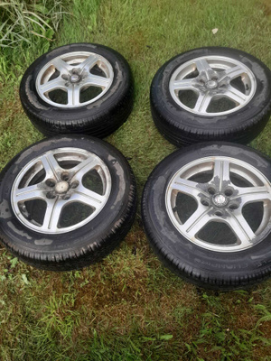 GT Radial Champiro VP1 renkaat vanteilla