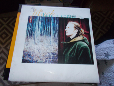 12" VINYYLI SINKKU BLACK ** HERE IT COMES **