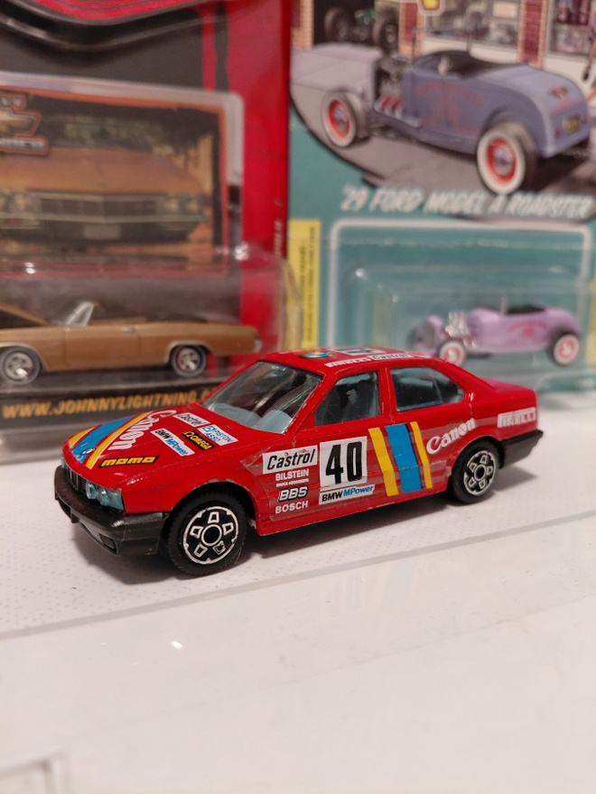 BMW 535i Canon race Bburago 1:43