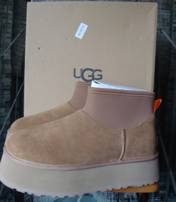 UGG saappaat  42 , uudet