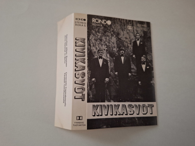Kansipaperi KIVIKASVOT c-kasettiin