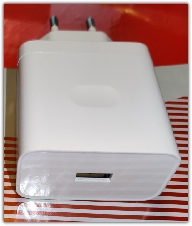 OnePlus USB A -laturi, nimellisteho 100W #30651