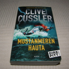 Clive Cussler Mustanmeren hauta  -pok - pikkukuva 1