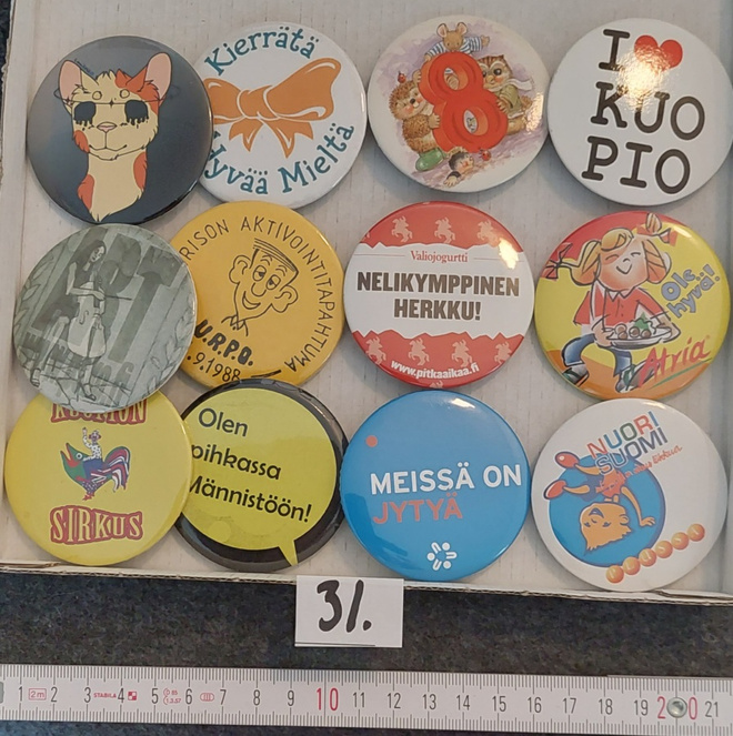 rintamerkki paketti nro 31 : ISO 12 kpl TEKSTI / ISKULAUSE