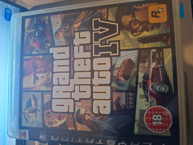 PS3 Grand theft auto IV + kartta + ohjeet + kotelo
