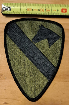 US ARMY 1. RATSUVÄKIDIVISIOONAN HIHAMERKKI